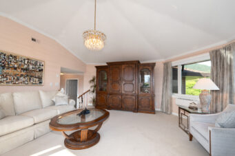 4228 Rockridge Crescent